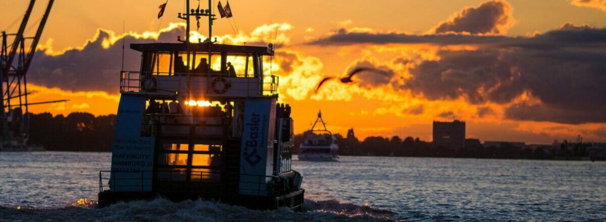 Entdecken Sie Hamburg vom Wasser aus: Die Top 10 HADAG Fährlinien